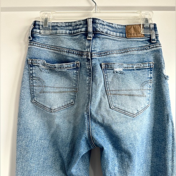 American Eagle Medium Wash Mom Jean - Picture 4 of 6